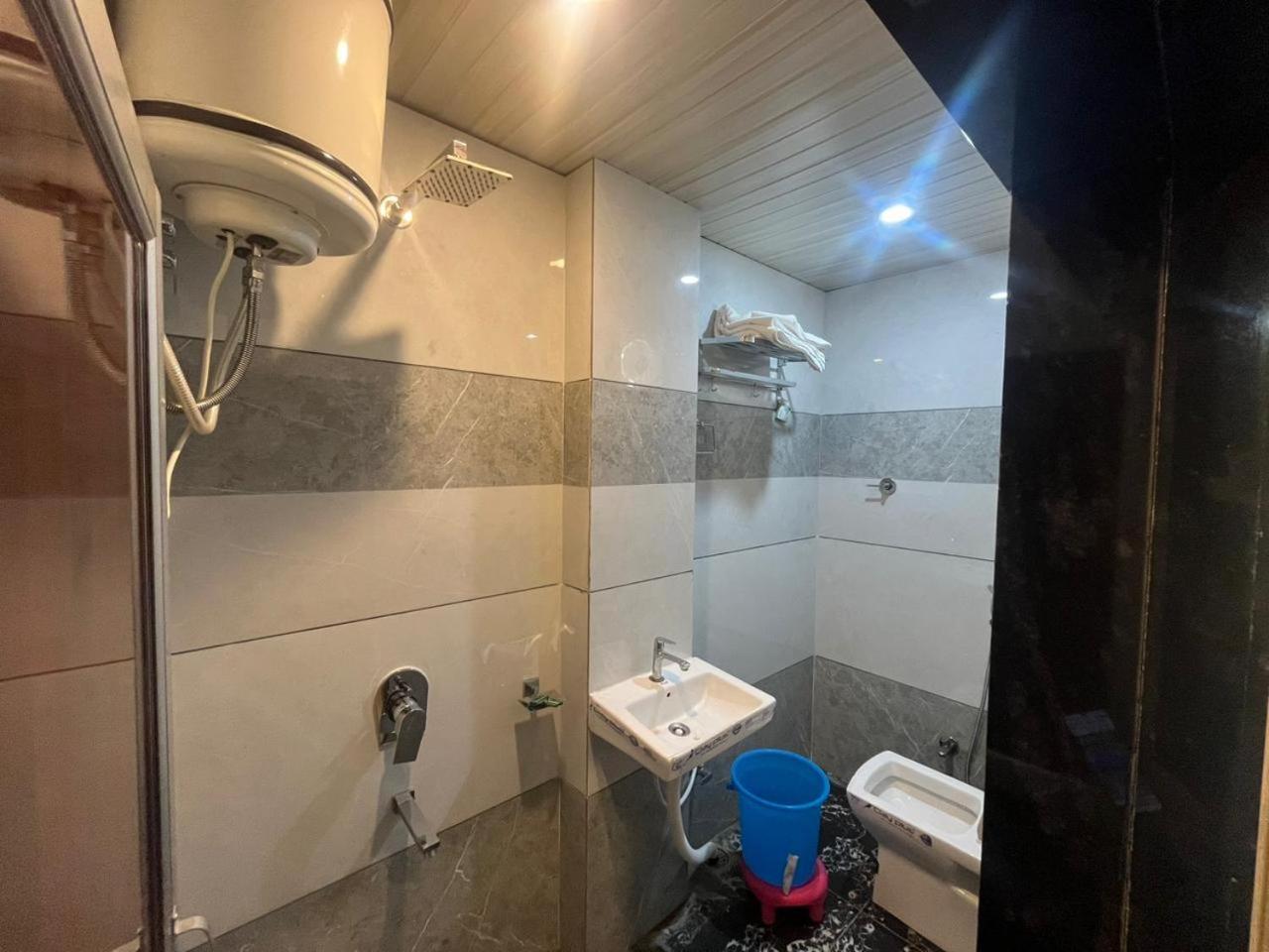 Hotel Aapno Shyam And Restaurant Khātu المظهر الخارجي الصورة