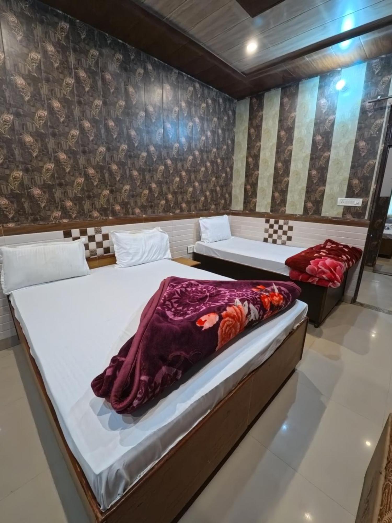 Hotel Aapno Shyam And Restaurant Khātu المظهر الخارجي الصورة
